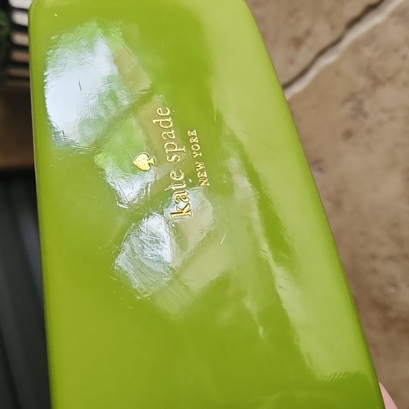 Kate Spade Vibrant Green and Blue Eye Glass Box - Picture 7 of 10